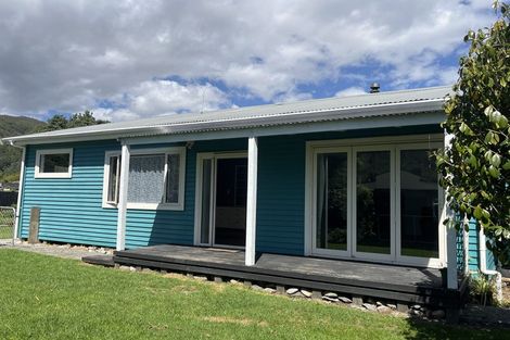 Photo of property in 2 Curtis Street, Hector, 7822