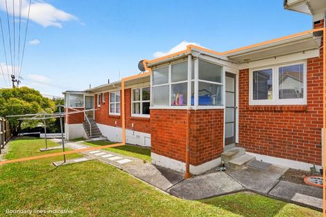 Photo of property in 2/497 Beach Road, Murrays Bay, Auckland, 0630