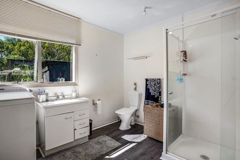 Photo of property in 2856 South Head Road, South Head, Helensville, 0874