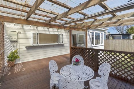 Photo of property in 21 Elizabeth Street, Moera, Lower Hutt, 5010