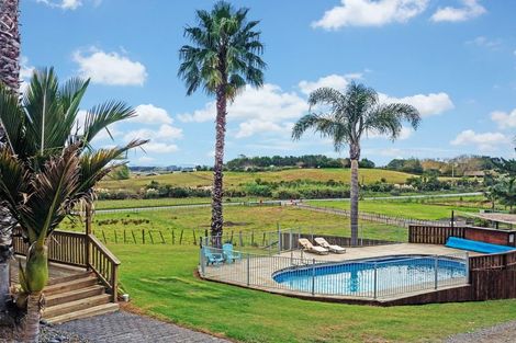 Photo of property in 141 Mangakura Road, Helensville, 0875