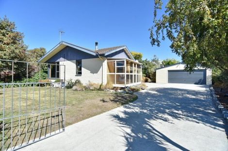Photo of property in 40 Medina Crescent, Parklands, Christchurch, 8083