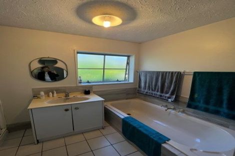 Photo of property in 47 Apsley Drive, Avonhead, Christchurch, 8042