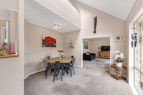Photo of property in 56 Polo Prince Drive, Totara Park, Manurewa, 2576