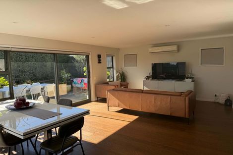 Photo of property in 79 Pupuke Road, Northcote, Auckland, 0627