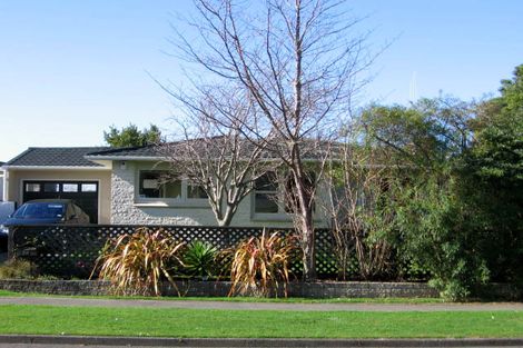 Photo of property in 69 Wikiriwhi Crescent, Awapuni, Palmerston North, 4412