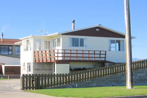 Photo of property in 34 Linklater Avenue, Foxton Beach, Foxton, 4815