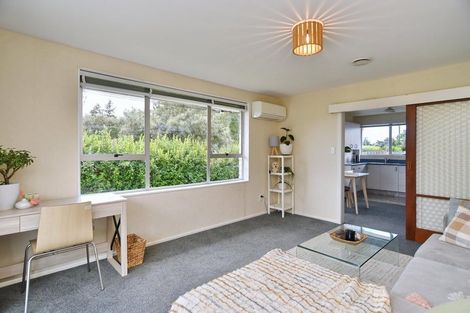 Photo of property in 1/40 Prestons Road, Redwood, Christchurch, 8051