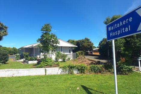 Photo of property in 34 Lincoln Road, Henderson, Auckland, 0610