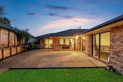 Photo of property in 3 Ebanjane Way, Clendon Park, Auckland, 2103