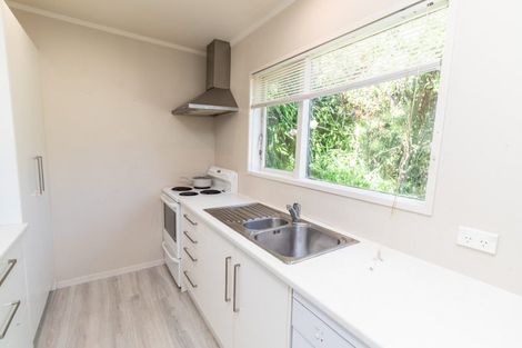 Photo of property in 13b Florio Terrace, Tawa, Wellington, 5028