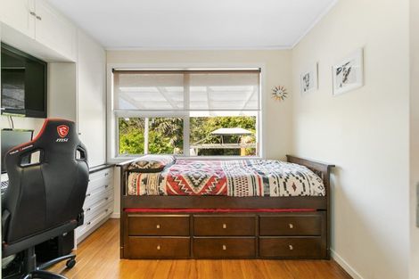 Photo of property in 11 Blakeborough Drive, Forrest Hill, Auckland, 0620