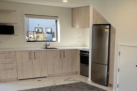 Photo of property in 10/231 Marine Parade, Seatoun, Wellington, 6022