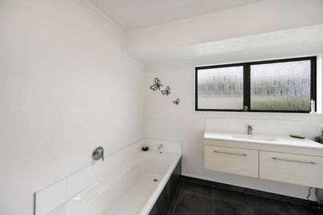 Photo of property in 30c Neeve Road, Taradale, Napier, 4112