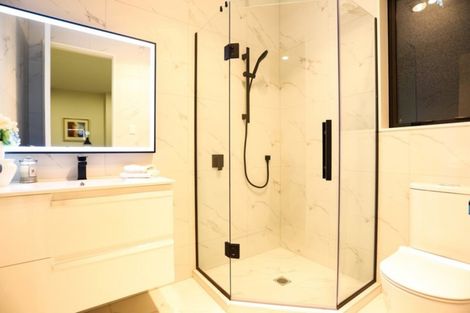 Photo of property in 32 Bine Crescent, Orewa, 0931