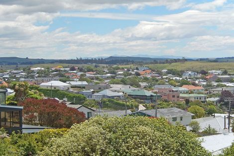 Photo of property in 16 Tamar Street, South Hill, Oamaru, 9400