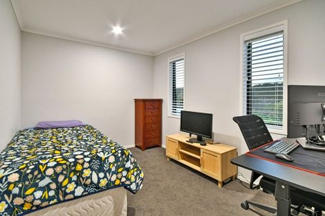 Photo of property in 13 Harry Richards Way, Pokeno, 2402