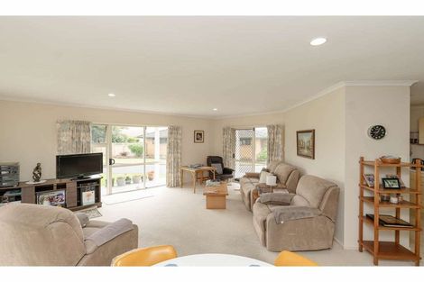 Photo of property in 3 Oakridge Drive, Kerikeri, 0230