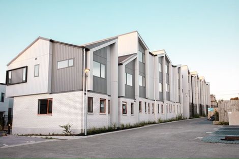 Photo of property in 13 Paetai Lane, Te Atatu Peninsula, 0610