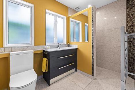 Photo of property in 2a Busby Hill, Havelock North, 4130