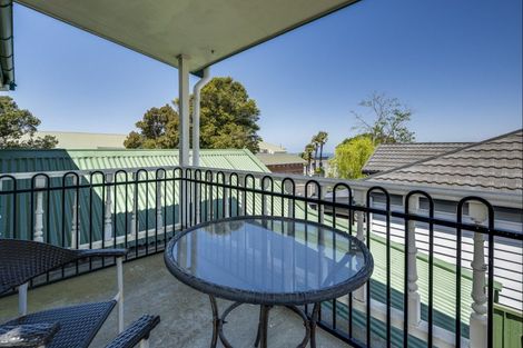 Photo of property in 36 Napier Terrace, Hospital Hill, Napier, 4110