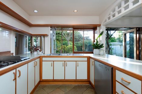 Photo of property in 6 Muritai Road, Milford, Auckland, 0620