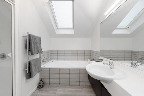 Photo of property in 13 Longwood Place, Harrowfield, Hamilton, 3210