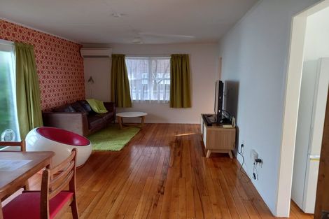 Photo of property in 1/15 Apu Crescent, Lyall Bay, Wellington, 6022