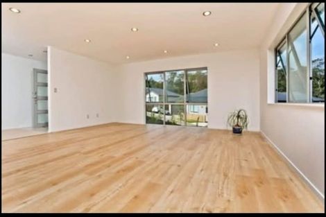 Photo of property in 98 Tiriwa Drive, Massey, Auckland, 0614