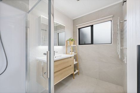 Photo of property in 50 Rhinevale Close, Henderson, Auckland, 0612