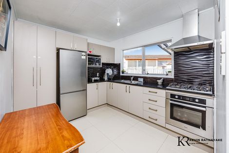 Photo of property in 2/62 Redcrest Avenue, Red Hill, Papakura, 2110