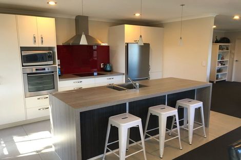 Photo of property in 10 Butterworth Crescent, Papamoa Beach, Papamoa, 3118