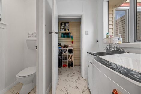 Photo of property in 132 Pioneer Road, Moturoa, New Plymouth, 4310