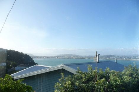 Photo of property in 9 Hungerford Road, Lyall Bay, Wellington, 6022