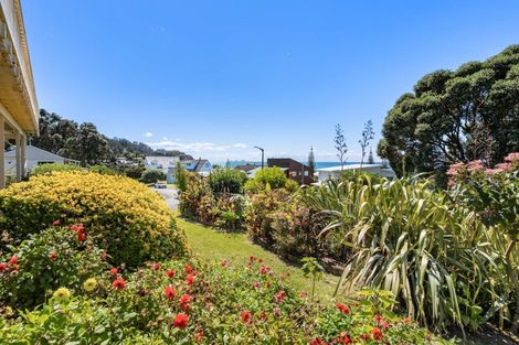 Photo of property in 101 Titiro Place, Onemana, Whangamata, 3691