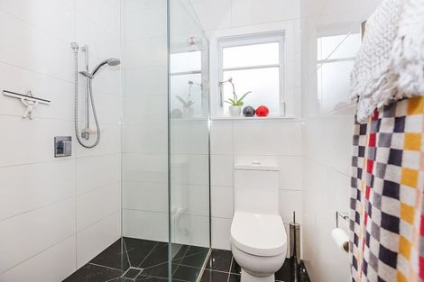 Photo of property in 353 Karori Road, Karori, Wellington, 6012