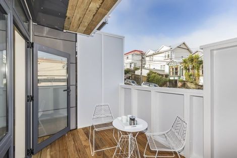 Photo of property in Pirie Street Townhouses, 2/35 Pirie Street, Mount Victoria, Wellington, 6011