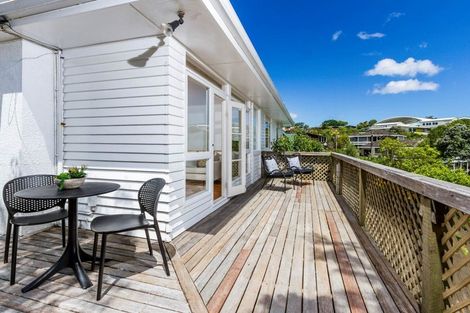 Photo of property in 1/4 Bond Crescent, Forrest Hill, Auckland, 0620