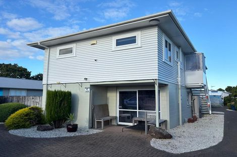 Photo of property in 105 Lincoln Road, Henderson, Auckland, 0610