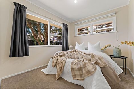 Photo of property in 24 Mackenzie Street, Te Atatu South, Auckland, 0610