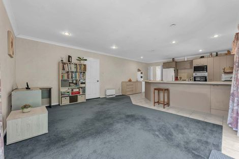 Photo of property in 60 Wattle Farm Road, Wattle Downs, Auckland, 2103