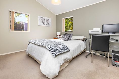 Photo of property in 16 Proteus Place, Half Moon Bay, Auckland, 2012
