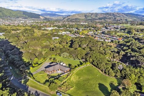 Photo of property in 8 Jacks Bush Road, Waikanae, 5391