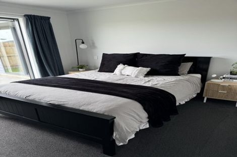 Photo of property in 11 Te Hirawanui Drive, Kelvin Grove, Palmerston North, 4414