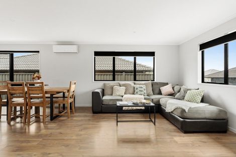 Photo of property in 8 Godwit Lane, Welcome Bay, Tauranga, 3112