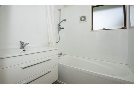 Photo of property in 8a Logan Place, Te Kamo, Whangarei, 0112