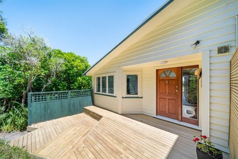 Photo of property in 11 Reserve Road, Plimmerton, Porirua, 5026