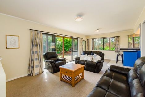 Photo of property in 147 Field Way, Waikanae Beach, Waikanae, 5036