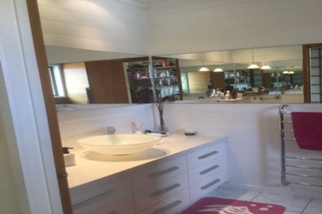 Photo of property in 237 Te Atatu Road, Te Atatu South, Auckland, 0610