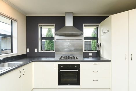 Photo of property in 6 Nevada Way, Kelvin Grove, Palmerston North, 4414